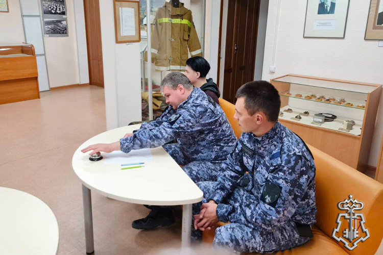 РОСГВАРДИЯ ПРИНЯЛА УЧАСТИЕ В ПРАЗДНОВАНИИ ДНЯ ГОСУДАРСТВЕННОГО ФЛАГА НА ЯМАЛЕ