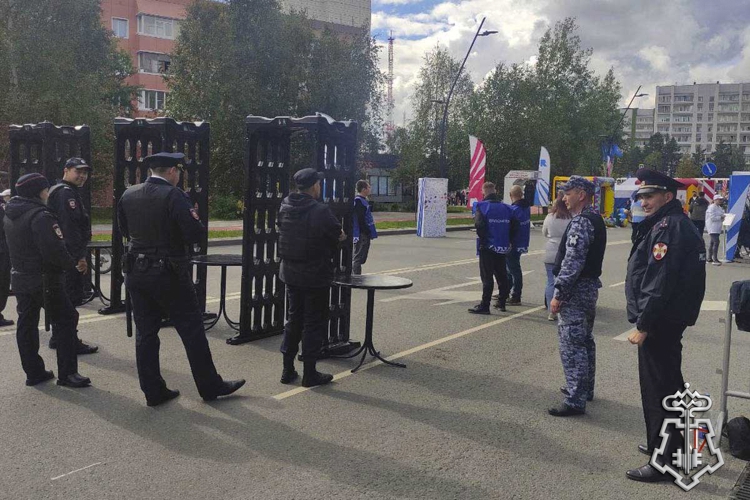 РОСГВАРДИЯ ОБЕСПЕЧИЛА БЕЗОПАСНОСТЬ ПРАЗДНИЧНЫХ И СПОРТИВНЫХ МЕРОПРИЯТИЙ НА ЯМАЛЕ