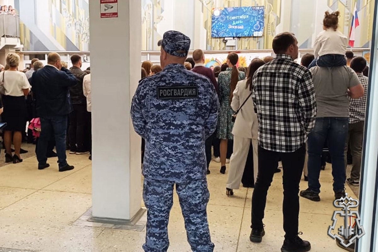 РОСГВАРДИЯ ПРИНЯЛА УЧАСТИЕ В ПРАЗДНИЧНЫХ МЕРОПРИЯТИЯХ КО ДНЮ ЗНАНИЙ НА ЯМАЛЕ