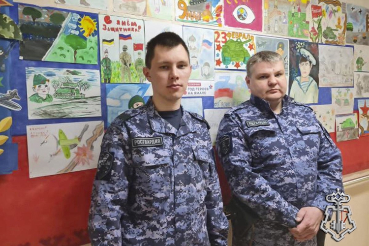 В УРЕНГОЕ РОСГВАРДЕЙЦЫ ПРИНЯЛИ УЧАСТИЕ В ТЕМАТИЧЕСКОМ КВИЗЕ КО ДНЮ ПОБЕДЫ В БИТВЕ ЗА КАВКАЗ