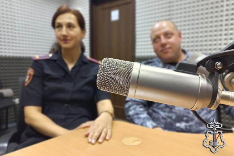 СОТРУДНИКИ РОСГВАРДИИ РАССКАЗАЛИ ЖИТЕЛЯМ САЛЕХАРДА О СЛУЖБЕ ВО ВНЕВЕДОМСТВЕННОЙ ОХРАНЕ