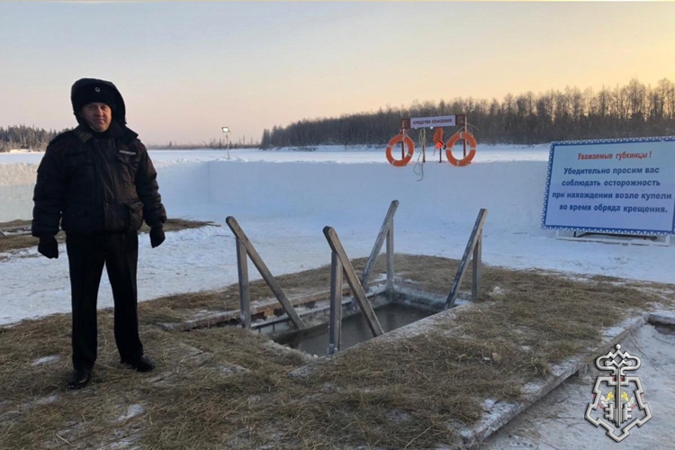 РОСГВАРДИЯ ОБЕСПЕЧИЛА ОХРАНУ ОБЩЕСТВЕННОГО ПОРЯДКА ВО ВРЕМЯ КРЕЩЕНСКИХ БОГОСЛУЖЕНИЙ НА ЯМАЛЕ