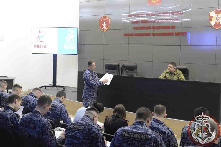 ЗНАТЬ, ЧТОБЫ ПОМНИТЬ: НА ЯМАЛЕ РОСГВАРДЕЙЦЫ НАПИСАЛИ «ДИКТАНТ ПОБЕДЫ»